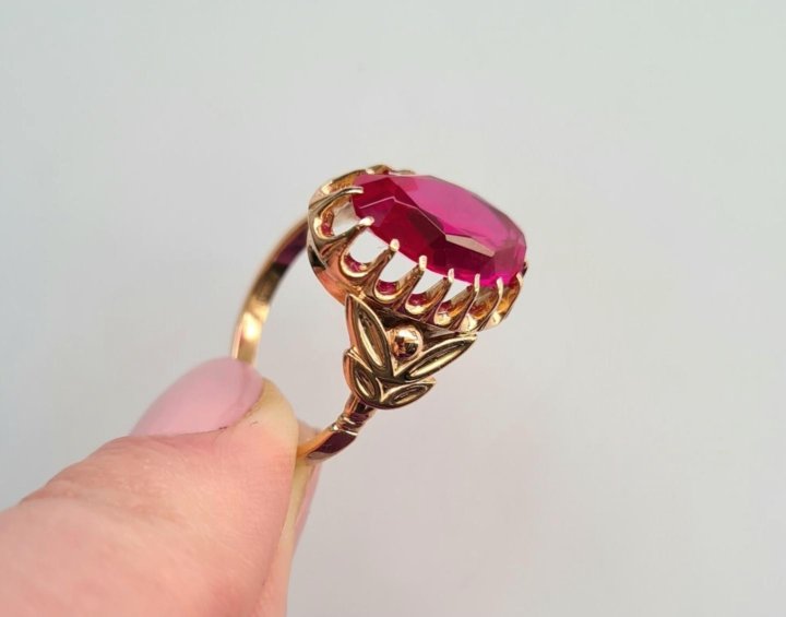 Золотой перстень с рубином женский ссср фото