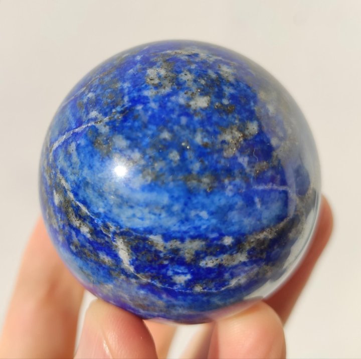 Глянцевые шары воздушные. Шар зеленый. Родонит и лазурит. Шар гигант розовый. Родонит шар.