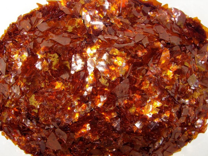 шеллак смола фото. шеллак природный неочищенный. шеллак смола. шеллак природная смола. шеллак смола.