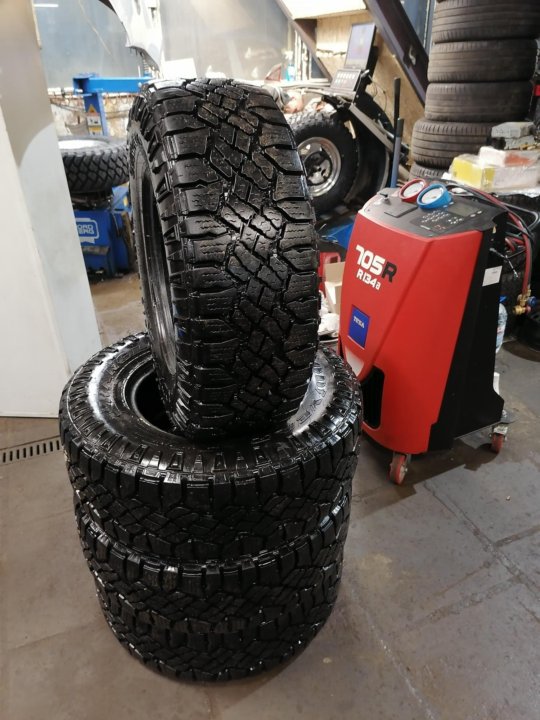 Шины максис мт. Maxxis RAZR MT. Maxxis RAZR MT-772 37/12.5 r18 на Wrangler. Maxxis RAZR HT-780. Maxxis MT-772 RAZR на УАЗ.