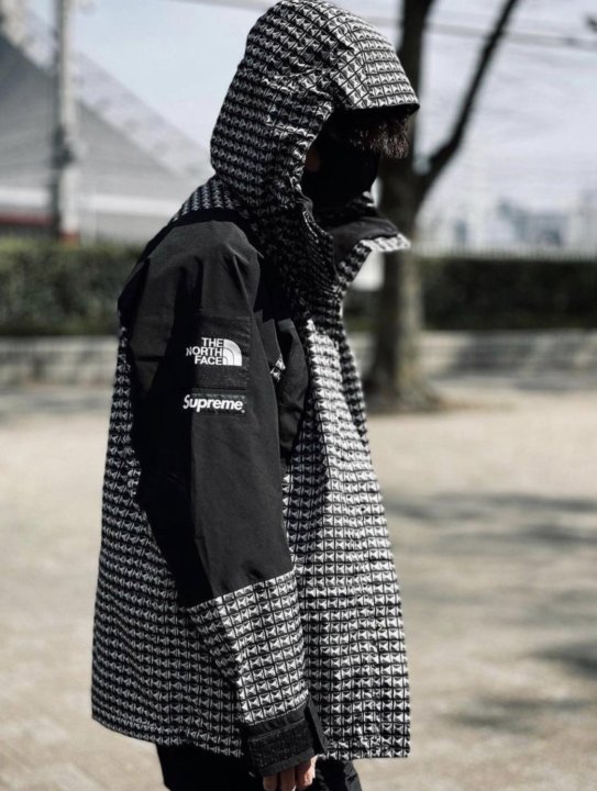 Supreme TNF Studded Mountain Jacket L 青 - マウンテンパーカー