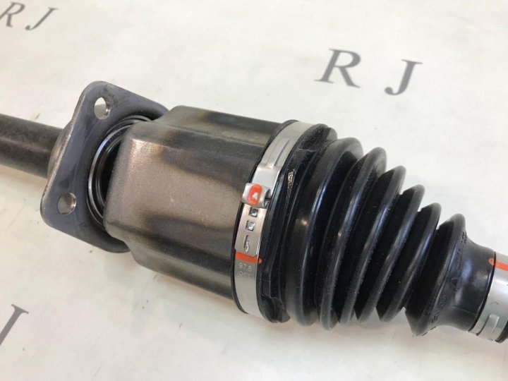 Ford explorer u251. Редуктор угловой форд эксплорер. Привод передний форд эксплорер 5. Привод эксплорер. Подвесной правого привода форд эксплорер 5.