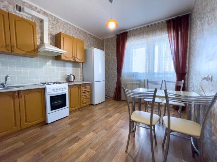 Снять квартиру в орле однокомнатную без посредников. Орёл 1 я Курская 65. Квартиры в Орле. Квартира в Орле гостиная. Квартира в Орле гостина