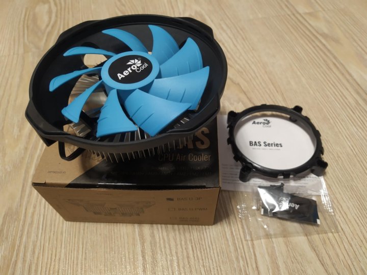 Aerocool bas. Кулер AEROCOOL bas u-3p. Кулер CPU AEROCOOL bas u-3p (универсальный, 110w, 26 DB, 1800 RPM, 120мм, 3pin) RTL. AEROCOOL башенный кулер. AEROCOOL bas u-PWM 110w.