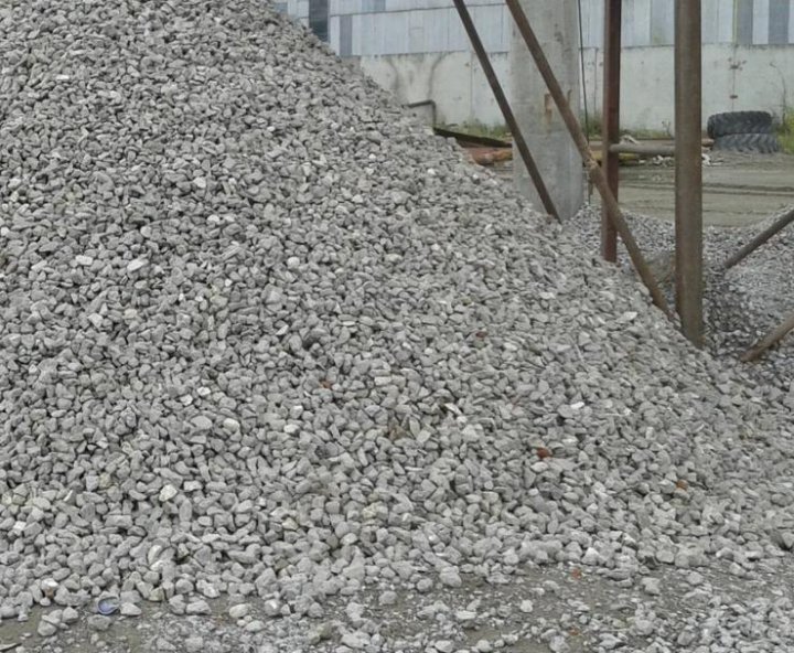 Шлаковый щебень фото. Шлаковый щебень и песок. Шлаковый щебень и песок. Щебень м 600, фракция 20-40 мм. Щебень 5.