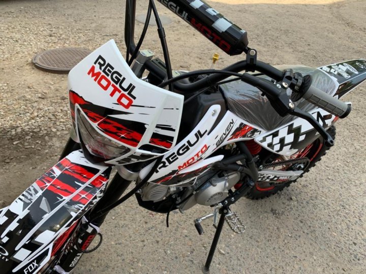 Регул мото севен 150. Regulmoto Seven medalist 150e. Питбайк Севен медалист 150е. Регулмото 150 питбайк медалист. Регулмото Севен медалист 150.