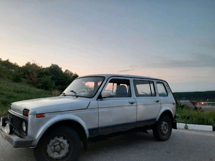 Купить б/у Lada (ВАЗ) 2131 (4x4) I 1.8 MT (82 л.с.) 4WD бензин механика в Вороне