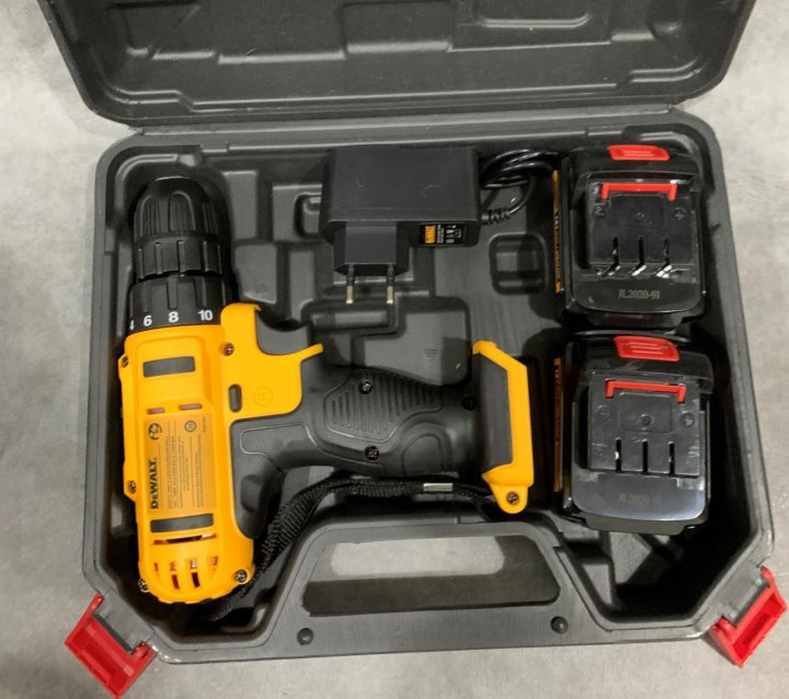 Шуруповерт деволт 18. DEWALT 18v yfc555. Шуруповёрт DEWALT 18v. DEWALT шуруповерт Lithium Lion 21v. Шуруповерт ДЕВОЛТ 21 вольт.