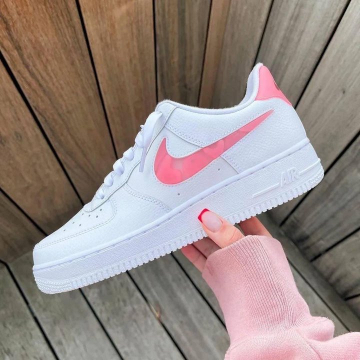 Кроссовки Nike Air Force 1 07 SE Love for All – купить в Москве, цена 6 490  руб., дата размещения: 14.05.2022 – Обувь