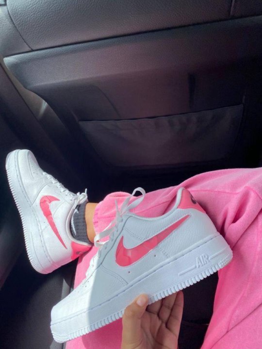 Кроссовки Nike Air Force 1 07 SE Love for All – купить в Москве, цена 6 490  руб., дата размещения: 14.05.2022 – Обувь