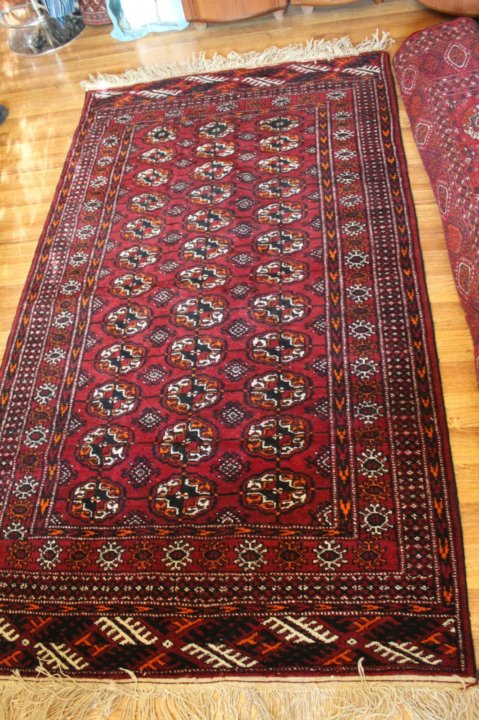 Ковры ручной работы шерсть. Ковёр круглый бордовый. Старинный шерстяной ковер. Шерстяные ковры ручной работы. Турецкие круглые ковры.