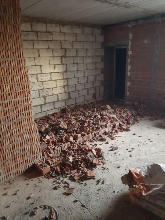 демонтаж тольятти. строительный демонтаж. заброшенный кран. джипси фото туалет. демонтаж перегородок.