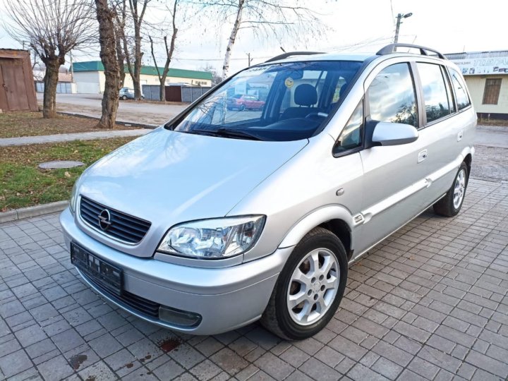 Opel Zafira 2001. Опель Зафира 2001 год. Резинка на фару Опель Зафира 2001. Опель Зафира а 2001 подсветка салона.