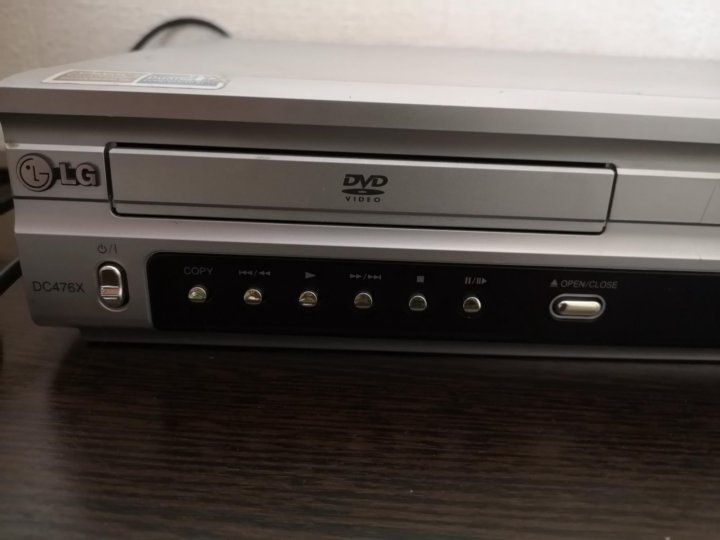 Lg dc90v9v9w. Видеомагнитофон LG dc476dx. Видеомагнитофон LG dc378. DVD/VHS-плеер LG DC-476. DVD/VHS-плеер LG DC-577x.