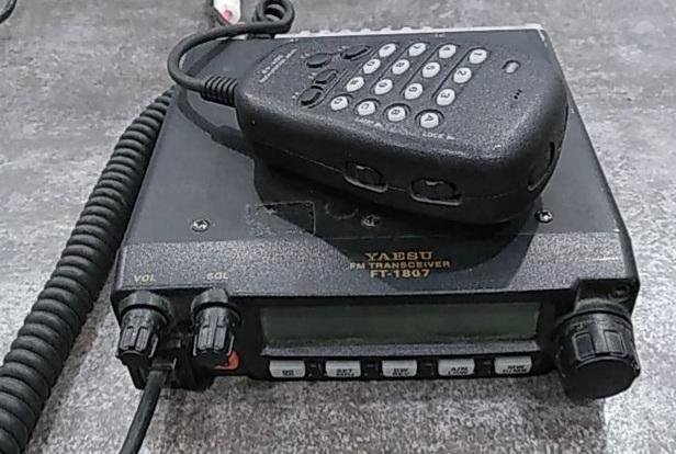 Рация Yaesu си би