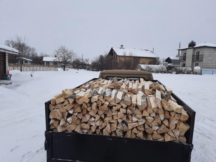 Дрова березовые колотые с доставкой пермь. Дрова сухие колотые.