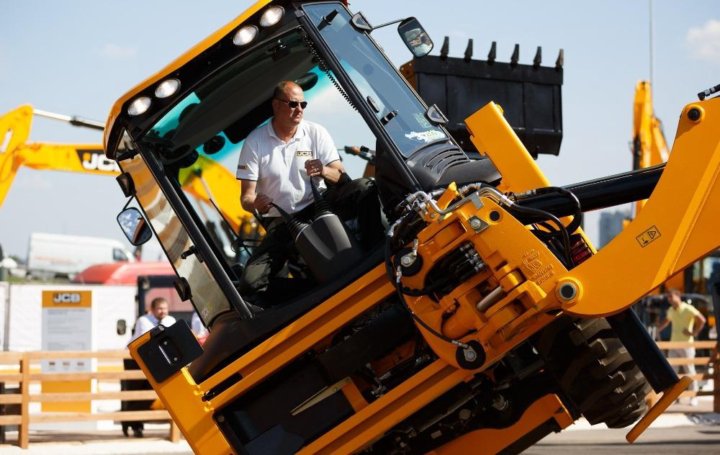 Лучший экскаватор погрузчик. Экскаватор-погрузчик JCB 3cx. Погрузчик JCB 3cx. Экскаватор JCB 3cx. JCB 3cx 2023.