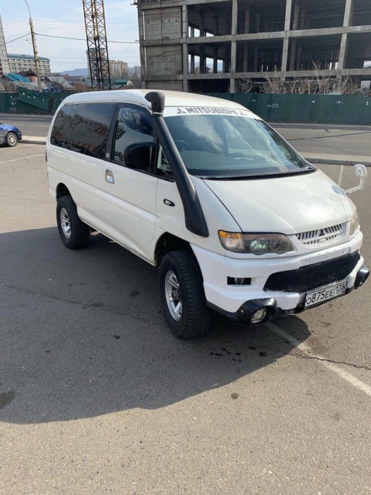 Купить Mitsubishi Delica 2000 Года