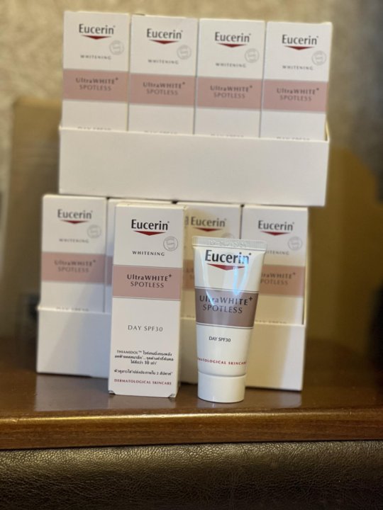 Крем против пигментации Eucerin. Эуцерин пигмент контрол спф50.