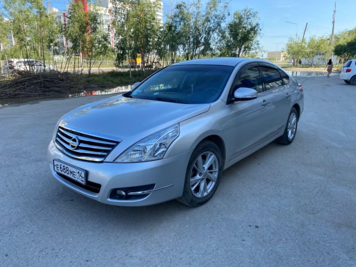 Nissan Teana 2010.