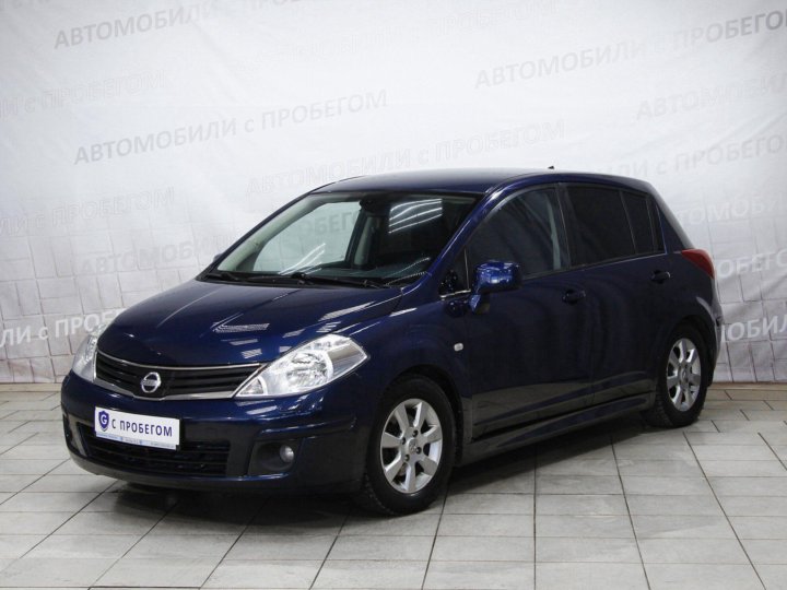 Nissan Tiida голубая 2010