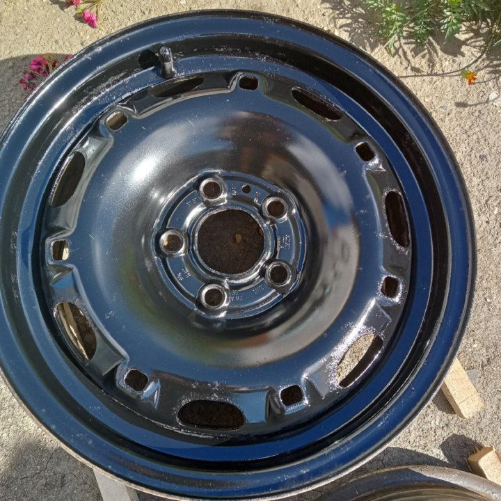 Диски шкода фабия р14 литые. Диски фабия 2 r14. Диски шкода фабия на 14 дюймов. Диски р14 на шкоду фабия. Диски р14 на шкоду фабия.