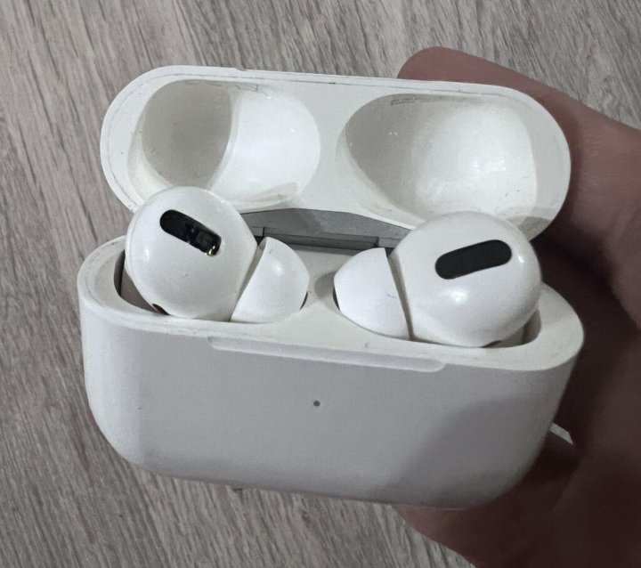 Airpods pro оригинал. Наушники AIRPODS Pro. Колонка аирподс. Аирподс про копия. Наушники AIRPODS Pro динамика цены.