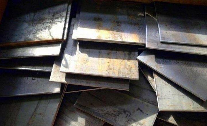 Металл пластина. Обрезки металлического листа. Металлические листы металлолом. Титан вт5-1 госрезерв. Титан вт 3 1 лом.