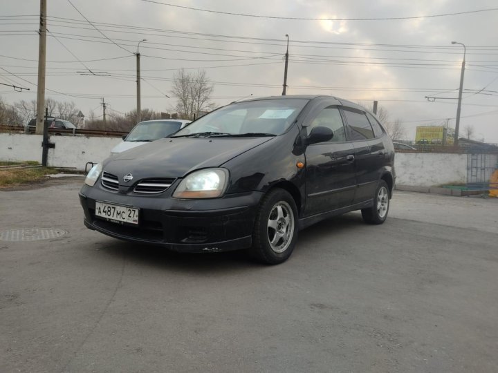 Nissan Almera Tino 2002Рі