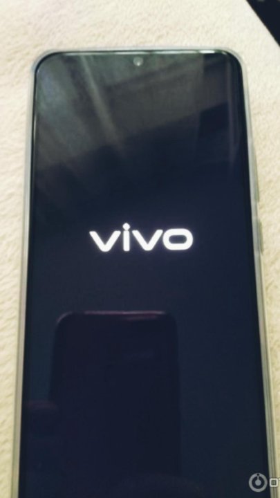 Vyvo y31 как снять заводскую пленку