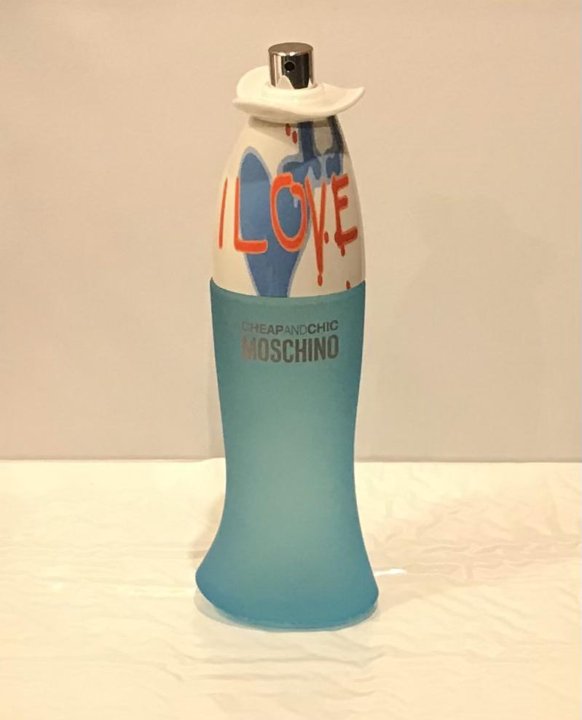 Москино москва. Moschino cheap and Chic i Love Love 100ml. Moschino i Love Love 50 мл. Moschino i Love Love 100 ml. Moschino l Love Love тестер