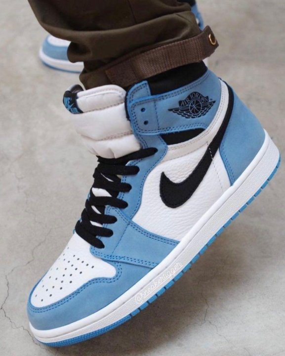 Nike Air Jordan 1 Mid Blue