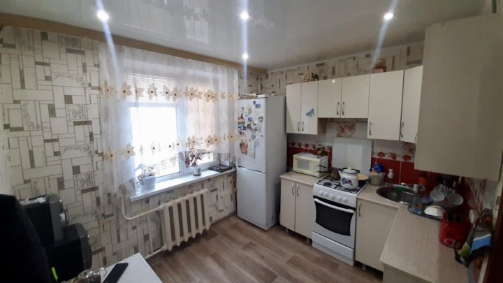 Уральская квартиры оренбург. Дом квартира. 9 Этажка Ставского. Город Новотроицк Оренбургской квартиры однокомнатные улучшенные. 5 Этажный дом.