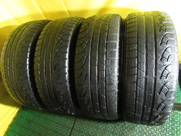 Липучка 225. Пирелли ZR 225 75 r17 липучка. 255 50 19 Нокиан шипы. Dunlop липучка. Шина Пирелли липучка.