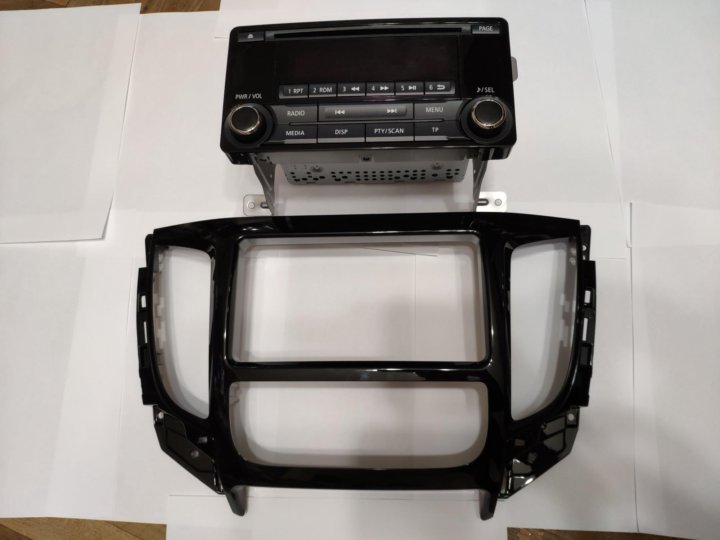 Магнитола паджеро спорт 3. Рамка магнитолы Паджеро 3.