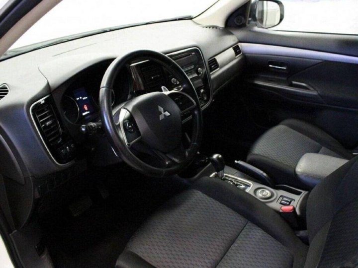 Расход топлива митсубиси аутлендер 2.0 вариатор. Zotye t600 2017 году. Зоти t600 1 5т 2017. Zotye t600 2017 панель. Zotye t600 2017 двигатель