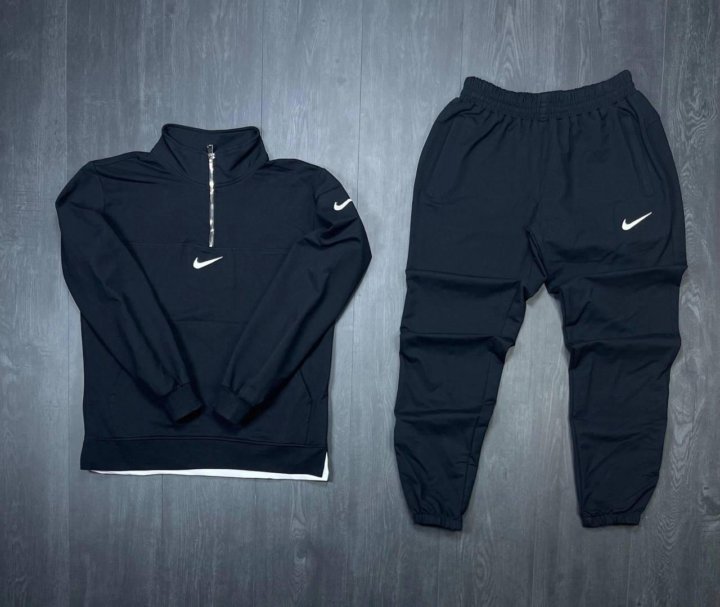 Nike Tracksuit Basic