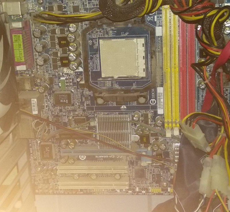 Materinskaya Plata Gigabyte Ga Ma69vm S2 Kupit V Kamenske Uralskom Cena 800 Rub Data Razmesheniya 18 07 Komplektuyushie I Zapchasti