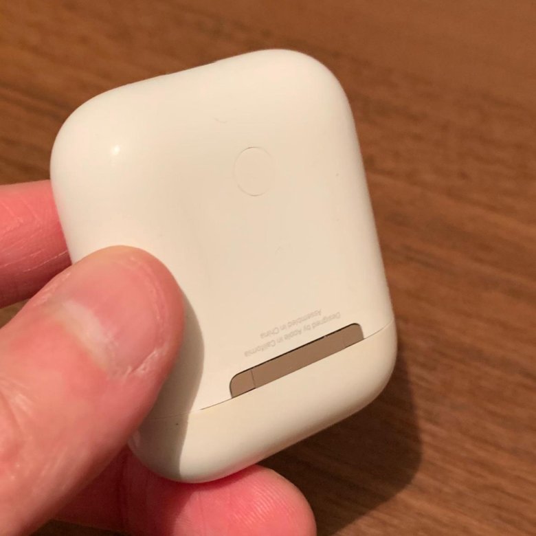 Оригинальный кейс airpods. Аирподсы 2 оригинал. A1602 AIRPODS. Аирподсы модель а1602. Кейс аирподс 2.