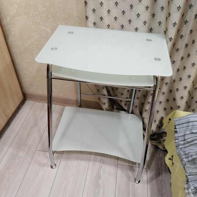 Компьютерный стеклянный стол – купить в Москве, цена 3 990 руб ...
