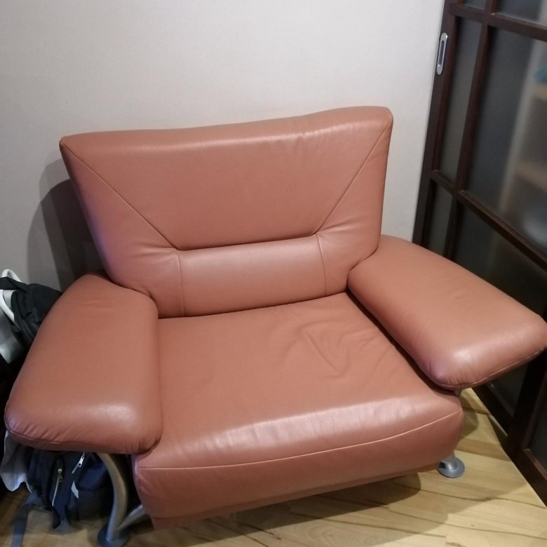 Кожаное кресло – купить в Москве, цена 4 999 руб., продано 13 октября ...