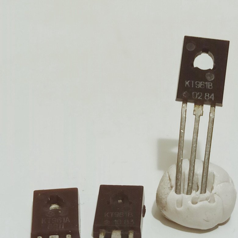 Транзистор КТ961В, из СССР. – купить в Москве, цена 20 руб., дата ...