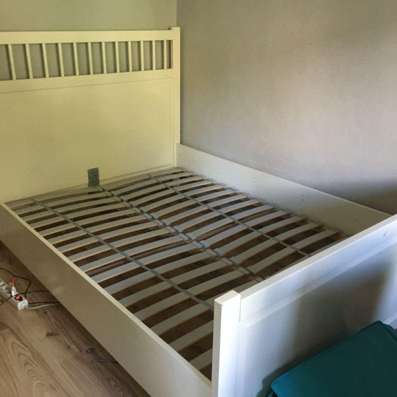 Кровать IKEA 140х200, продается без матраса – купить в Москве, цена 3 ...