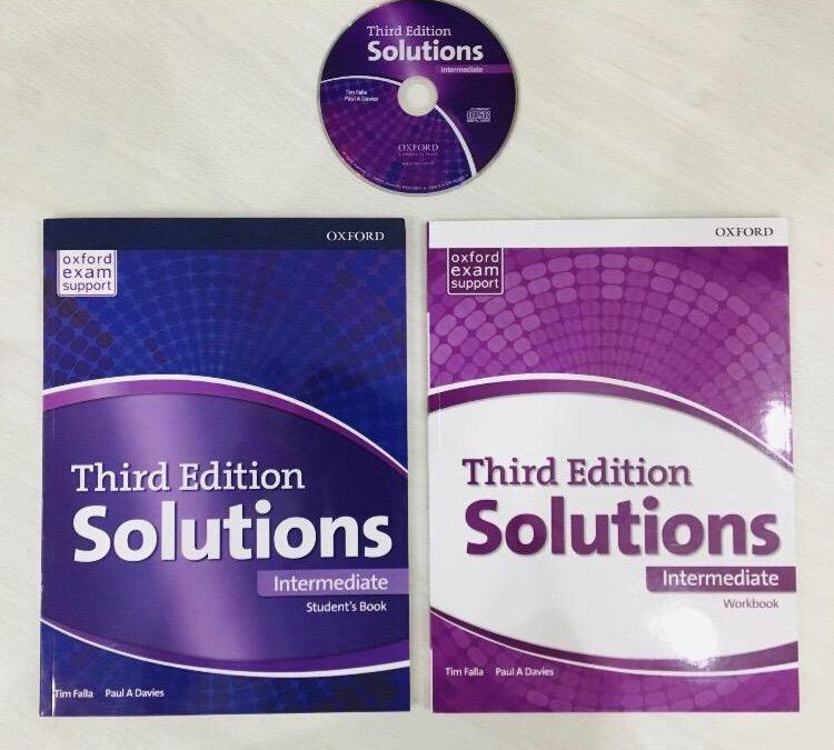 Third solution intermediate students. Pre Intermediate solutions 3rd Edition шкала. Solution Intermediate 3 Edition. Учебник solutions Intermediate. Third Edition solutions Intermediate.