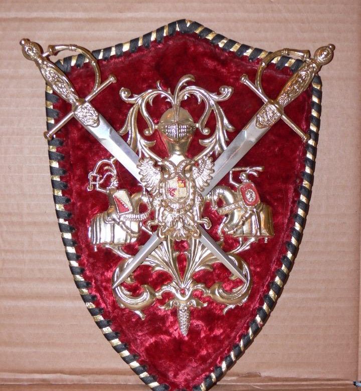 герб рф барельеф. фото гербов красивых. герб россии. фото гербов красивых. щит с гербом.