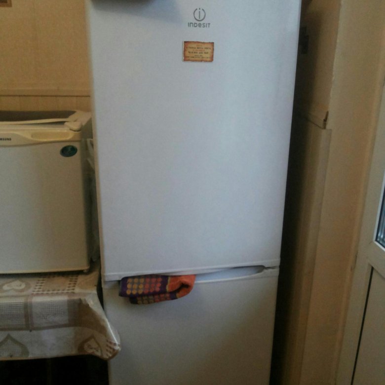 Холодильник Indesit 180см – купить в Домодедово, цена 8 000 руб., дата ...