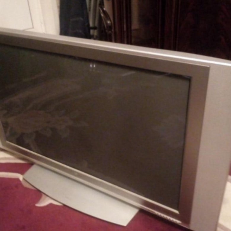 107 дюймов телевизор. Телевизор LG 2007 года выпуска фото.