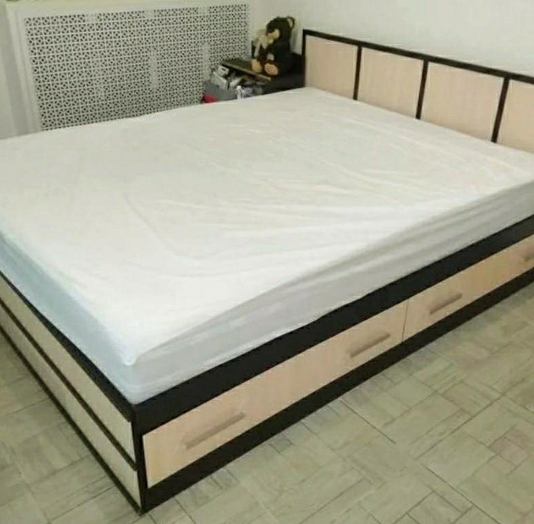Кровати hoff 160*200. Матрас 33 см на кровати. Кровать с матрасом 160х200 спб. Кровать с матрасом 160х200 спб. Хрустальная кровать.