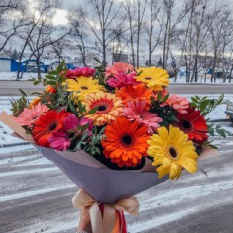 Букет 124 - l (d45-50; h40-45). Розы премиум класса бело-красные фото. Цветы 124. Цветы 124. Букет 51 малиновый пион.