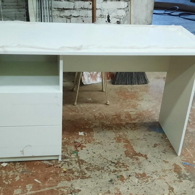 Стол письменный – купить в Пензе, цена 3 300 руб., истекает через 858 ...